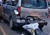 Cierres en zona 7 tras ataque armado contra microbús en Calzada Roosevelt Ataque armado contra microbús provoca cierres en zona 7. Foto La Hora: PMT.