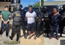 PNC captura a tres presuntos integrantes de “Los Cazadores” durante allanamientos en Petén. Foto La Hora: PNC.