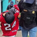 Alias “El Smurf” quedó en libertad tras ser capturado con armas. Foto La Hora: PNC.