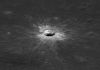 La NASA descubre un nuevo cráter en la Luna tras impacto de un asteroide Un impacto dejó un cráter de 222 metros en la Luna y el LRO logró detectarlo. Foto La Hora: La Nasa.