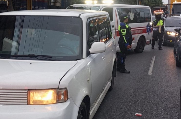 PMT cierra temporalmente dos carriles de la calzada San Juan tras ataque armado contra «taxi pirata» Un ataque armado contra un “taxi pirata”, donde falleció una persona, obligó al cierre temporal de dos carriles de la calzada San Juan.