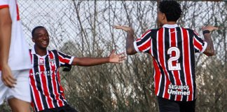 Con el dorsal 11, Ávila sumó sus primeros minutos con el equipo brasileño y dejó sensaciones positivas en el cuerpo técnico.