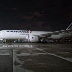 Avion Air France Boing 777 en el Aeropuerto Internacional La Aurora. Foto La Hora: Ala Rotativa Guatemala