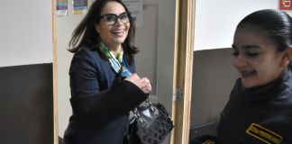 Roxana Baldetti obtiene una segunda medida sustitutiva a su favor, ahora por el caso Agua Mágica La Sala Segunda de Mayor Riesgo otorgó una segunda medida sustitutiva a la exvicepresidenta Roxana Baldetti, quien permanece en su residencia debido a permisos especiales. Foto La Hora: Daniel Ramírez