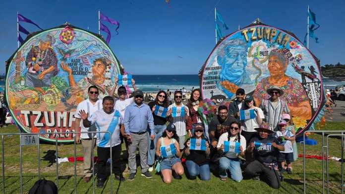 Barriletes Sumpango en Australia - foto Festival del Barrilete Gigante (1) Barriletes Sumpango en Australia - foto Festival del Barrilete Gigante (1)