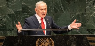 El primer ministro de Israel, Benjamin Netanyahu, interviene durante el debate general del 81.º periodo de sesiones de la Asamblea General de las Naciones Unidas. Foto La Hora: EFE