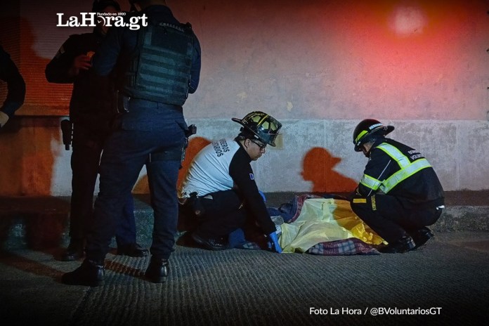 Bomberos Voluntarios Un cuerpo que fue encontrado por el Cuerpo de Bomberos Voluntarios dentro del marco de homicidios de agosto. Foto La Hora: CBV