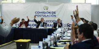 Postuladora elige a los 15 aspirantes a contralor mejor calificados y se prepara para entrevistarlos Comisión de Postulación durante la sesión del 18 de agosto cuando se definieron a los 15 mejores punteos. Foto La Hora: José Orozco