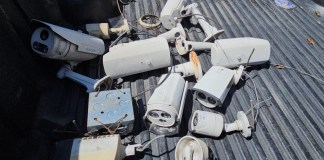 Retiran 12 cámaras de videovigilancia ilegales en zona 6 dentro de una posible red de monitoreo criminal Cámaras clandestinas de videovigilancia localizadas en zona 6. Foto La Hora: PNC