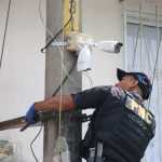 Agentes de la Policía Nacional Civil (PNC) retiraron varias cámaras de seguridad instaladas de manera clandestina en distintos puntos de la zona 18.
