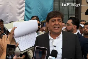 Pineda adelanta campaña electoral con manifestación en demanda de 3 reformas constitucionales