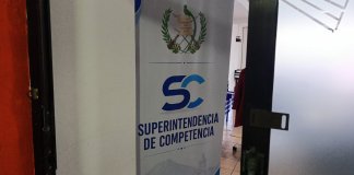 Cercano de Martínez y Giammattei entrega expediente para ser Superintendente de Competencia