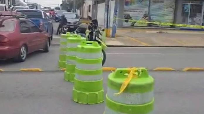 Cierre total en zona 12 genera complicaciones en el tránsito y se extiende a Bulevar Los Próceres