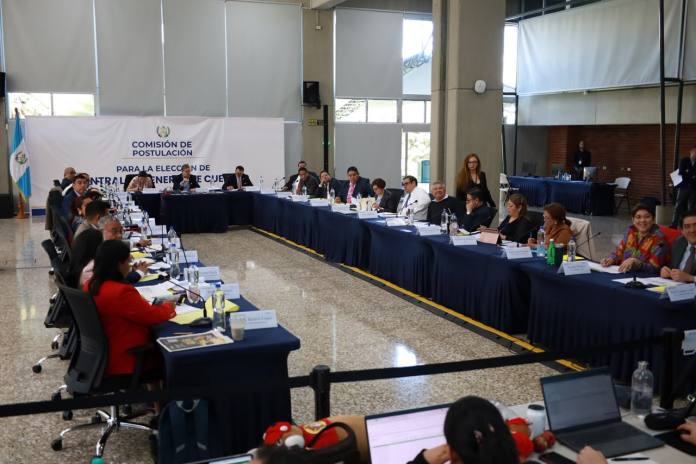 Comision de Psoutlacion 20 9 Comisión de Postulación eligió a los seis candidatos a contralor, de los cuales elegirá el Congreso. Foto La Hora: Daniel Ramírez