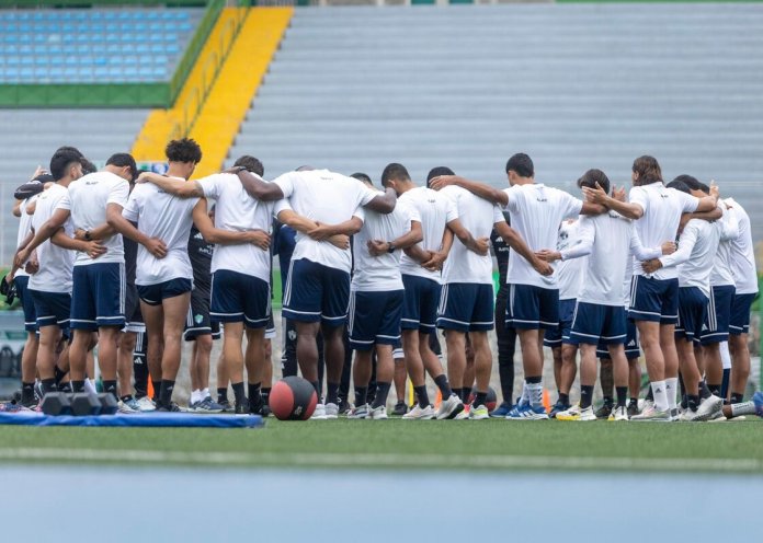 Comunicaciones anunció que Roberto Montoya asume como director técnico del primero equipo. Foto La Hora: Comunicaciones