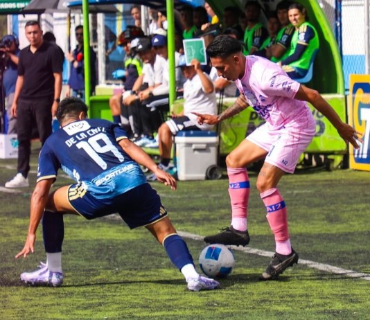 Deportivo Mixco y Comunicaciones empataron 1-1 en el Estadio Santo Domingo de Guzmán en un partido lleno de polémicas decisiones arbitrales.