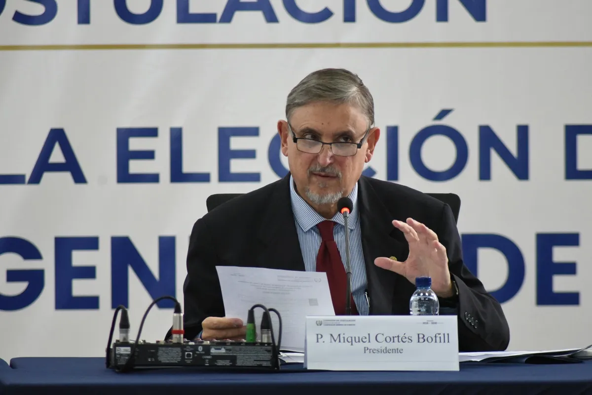 Miquel Cortés, rector de la Universidad Rafael Landívar y presidente de la Comisión de Postulación para la elección de contralor. Foto La Hora: José Orozco