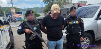 Así fue la captura de un hombre sospechoso de narcotráfico en El Fiscal, Palencia La persona detenida es sospechosa de varios delitos y era requerido por la justicia desde 2004. Foto La Hora: PNC