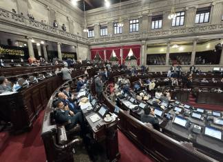 El Congreso aprobó la noche del martes el apoyo temporal para los combustibles. Foto La Hora: José Orozco.