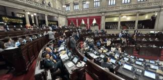 Congreso busca aprobar de urgencia apoyo para contener precios de combustibles. Foto La Hora: José Orozco.