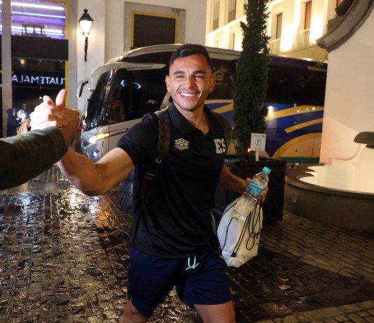 Tras vencer a Martinica, El Salvador llega a Guatemala para su duelo de Liga de Naciones El jugador Benji Villalobos, de El Salvador, llega previo al partido ante Guatemala el lunes 28 de Septiembre por la Liga de Naciones Concacaf, en Ciudad de Guatemala. Foto La Hora: EFE/Fernando Ruiz.