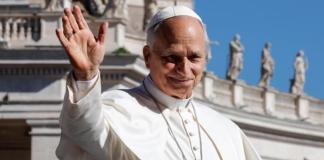 El papa León XIV, el pasado 16 de septiembre a su llegada a la audiencia general semanal en la Plaza de San Pedro, Ciudad del Vaticano. EFE/EPA/GIUSEPPE LAMI Foto: La Hora/ EFE