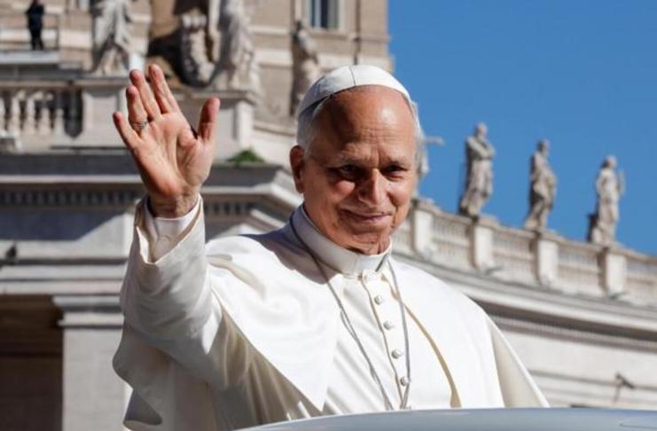 El Papa León XIV se prepara para su gira de 11 días por Latinoamérica, donde visitará 14 ciudades El papa León XIV, el pasado 16 de septiembre a su llegada a la audiencia general semanal en la Plaza de San Pedro, Ciudad del Vaticano. EFE/EPA/GIUSEPPE LAMI Foto: La Hora/ EFE