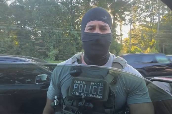 Esto hizo un guatemalteco para evitar que agentes de ICE lo detuvieran