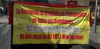 A través de protestas en la ciudad, gremios expresan su proclividad a eliminar el IDP. Foto La Hora: Daniel Rodríguez