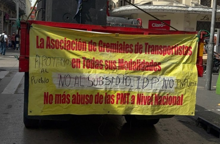 Crisis de los combustibles: fondo de compensación, eliminar el IDP o que el conflicto termine A través de protestas en la ciudad, gremios expresan su proclividad a eliminar el IDP. Foto La Hora: Daniel Rodríguez