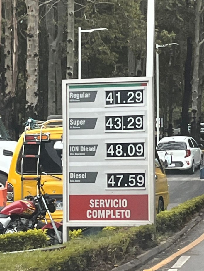 Gasolinas3SEP Ejemplo de precios desplegados el 3 de septiembre 2026 para servicio completo. Foto La Hora