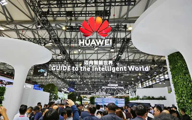 Stands de Huawei durante el Mobile World Congress (MWC) Shanghai 2023.