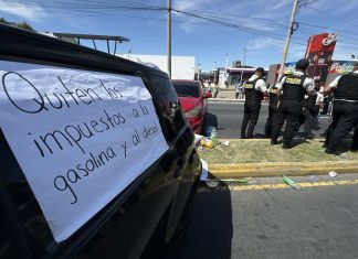 Alza de combustibles aprieta al Gobierno: analistas advierten poco margen fiscal para contener el impacto Las manifestaciones ocurridas durante los últimos días tienen como denominador la solicitud de eliminar impuestos. Foto La Hora: Daniel Ramírez.