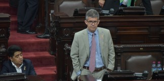Interpelación del ministro de Salud, Joaquin Barnoya, en octubre de 2025. Foto La Hora: José Orozco