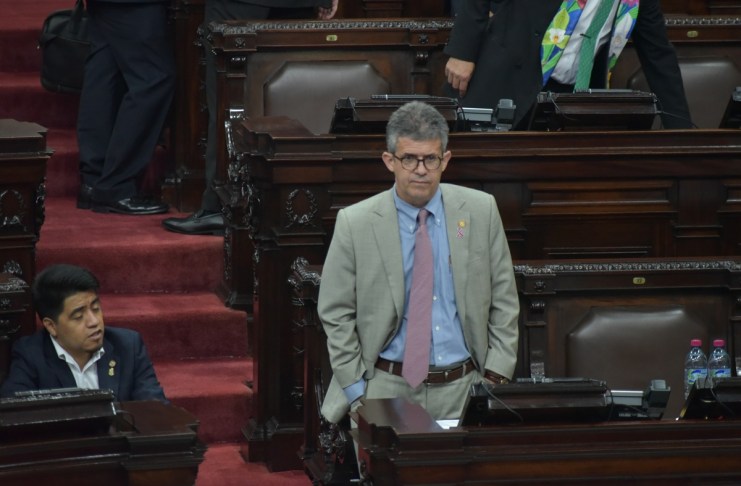 Interpelación del ministro de Salud, Joaquin Barnoya, en octubre de 2025. Foto La Hora: José Orozco