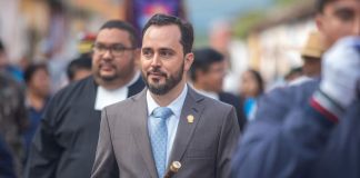 El alcalde de Antigua Guatemala, Juan Manuel Asturias Sueiras, enfrenta una solicitud de antejuicio presentada por la Fiscalía Contra la Corrupción del Ministerio Público.