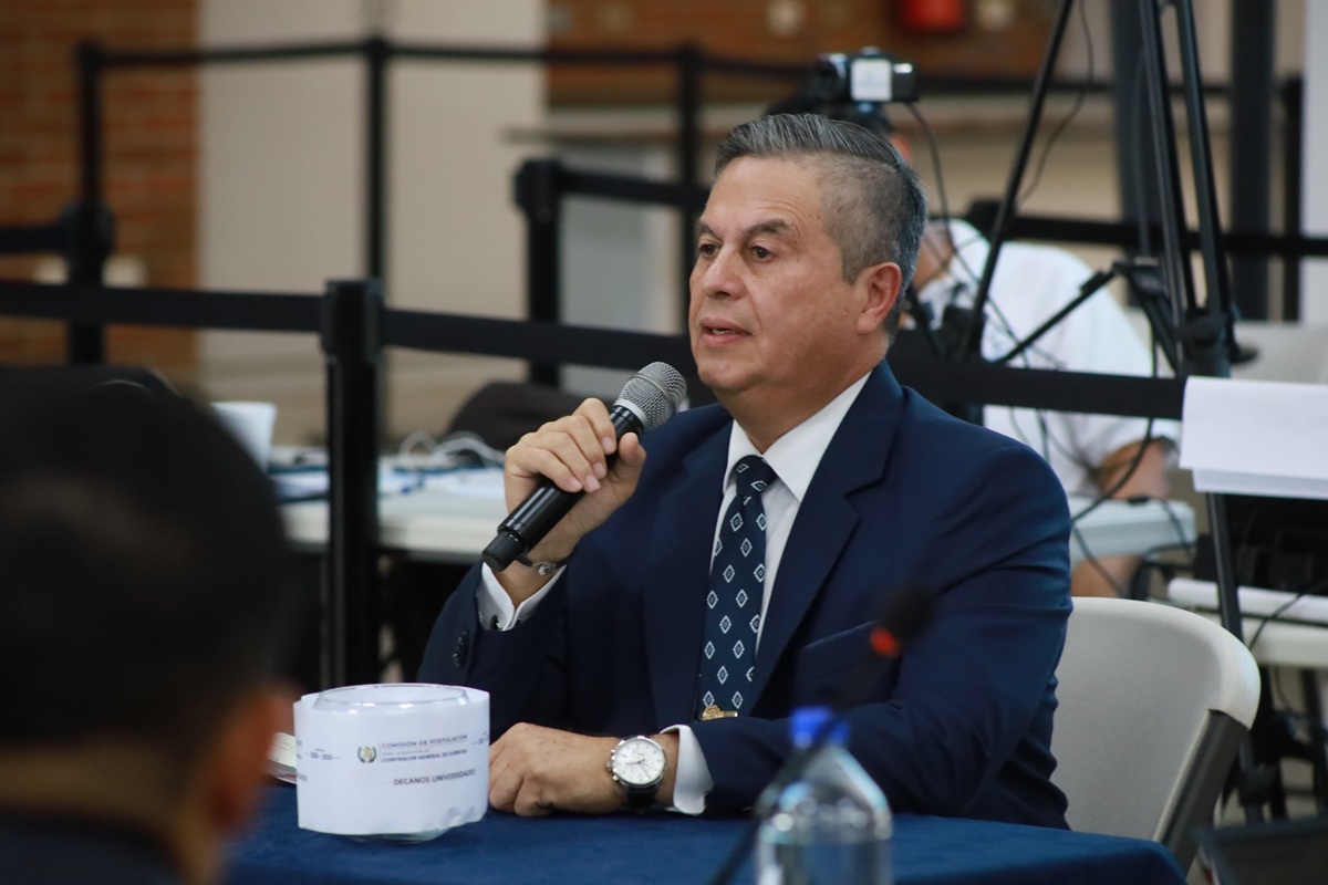 Julio Otoniel Roca Morales, candidato a contralor que integra la nómina enviada al Congreso. Además forma parte del Directorio de la SAT, designado por el presidente Bernardo Arévalo. Foto La Hora: Daniel Ramírez
