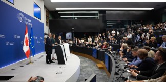 Primer ministro de Canadá, Mark Carney, ante el Parlamento Europeo. Foto La Hora: X de Mark Carney