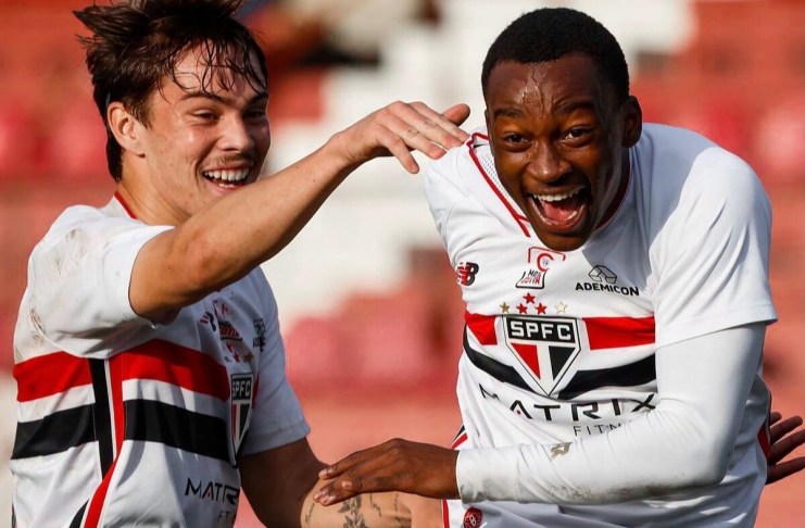 Video: Así fue el golazo con el que Marvin Ávila Jr. se estrenó con el São Paulo Sub-20 El guatemalteco Marvin Ávila Jr. marcó su primer gol en Brasil en la victoria del São Paulo Sub-20 frente a União São João.