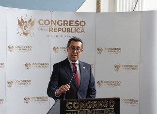 Presupuesto 2027: la apuesta más expansiva de la historia entre inversión, deuda y dudas sobre sobrevaloraciones Ministro de Finanzas, Jonathan Menkos, presentó en el Congreso el Presupuesto 2027. Foto La Hora