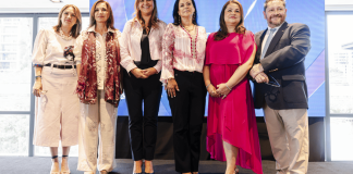 Manos que salvan: la campaña de Agua Pura Salvavidas y Fundecán Foto: La Hora/Cortesía Agua Pura Salvavidas