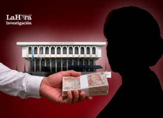 El burdo patrón se confirma: misma voz de trabajadora del OJ presiona a pasante por pago en cuenta bancaria La investigación de La Hora documenta nuevos testimonios y una segunda grabación sobre el presunto cobro de dinero para obtener plazas dentro del Organismo Judicial. Foto La Hora: Archivo.