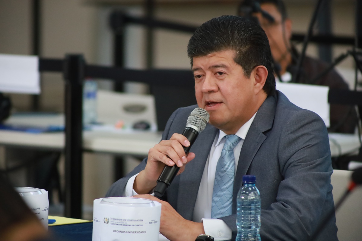 Oscar Alberto Hernández Romero, aspirante a contralor y que, según Movimiento Pro Justicia, es un candidato independiente. Foto La Hora: Daniel Ramírez
