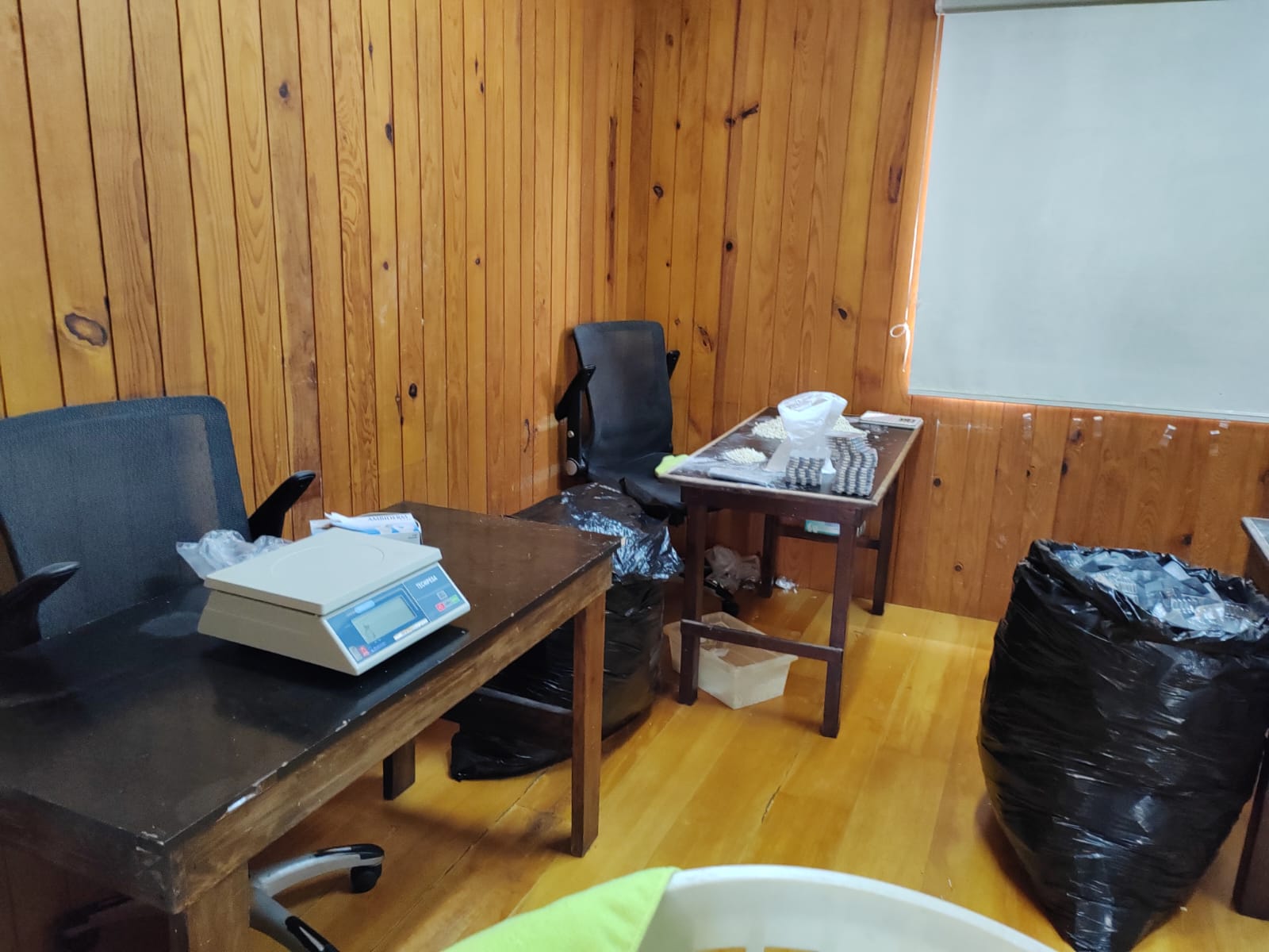 Allanamiento en el inmueble donde fue desmantelado un narcolaboratorio. Foto La Hora: Policía Nacional Civil