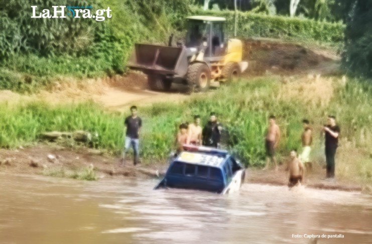 Patrulla de PNC cae al río en La Blanca, San Marcos; PNC no confirma detalles Patrulla PNC en el río Naranjo, La Blanca, San Marcos. Foto La Hora: Noti La Blanca SM