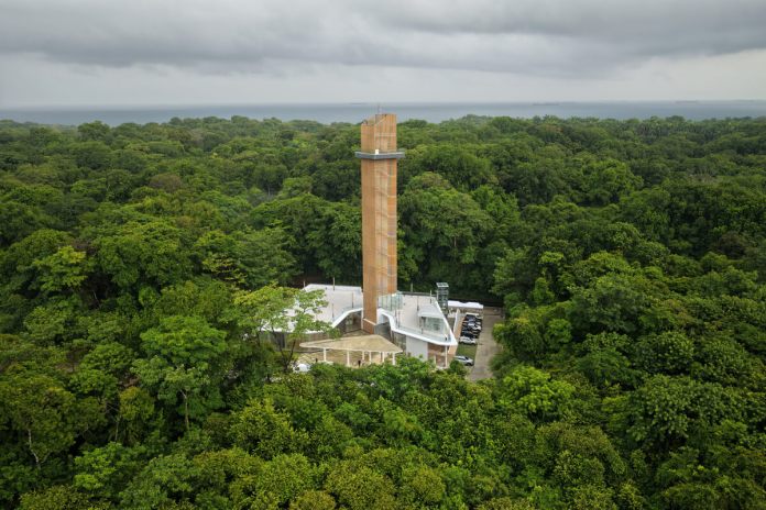 El presidente de Panamá abrió este jueves, tras una inversión de más de 7,7 millones de dólares, el Centro de Visitantes del Parque Nacional y Castillo de San Lorenzo El Real de Chagres. Foto La Hora: EFE