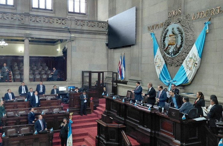Congreso rechaza objeciones de Vamos al Decreto 21-2026 sobre el subsidio a los combustibles El Congreso rechazó las objeciones que Allan Rodríguez y Vamos presentaron contra el subsidio a los combustibles. Foto La Hora: Joel Maldonado
