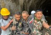 “Sentía que no quedaba esperanza”: sobrevivió 11 días atrapado en un túnel de Nepal Un grupo de militares del Nepal rescata a un trabajador chino de un túnel de Upper Trishuli-1, en Rasuwa, el 5 de septiembre. EFE/NEPAL ARMY HANDOUT HANDOUT EDITORIAL USE ONLY/NO SALES