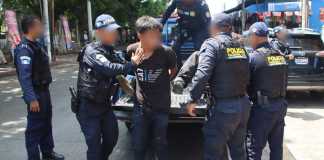 Persecución en La Democracia, Escuintla, termina con la captura de tres presuntos roba carros Presuntos robacarros fueron capturados en Escuintla. Foto: PNC