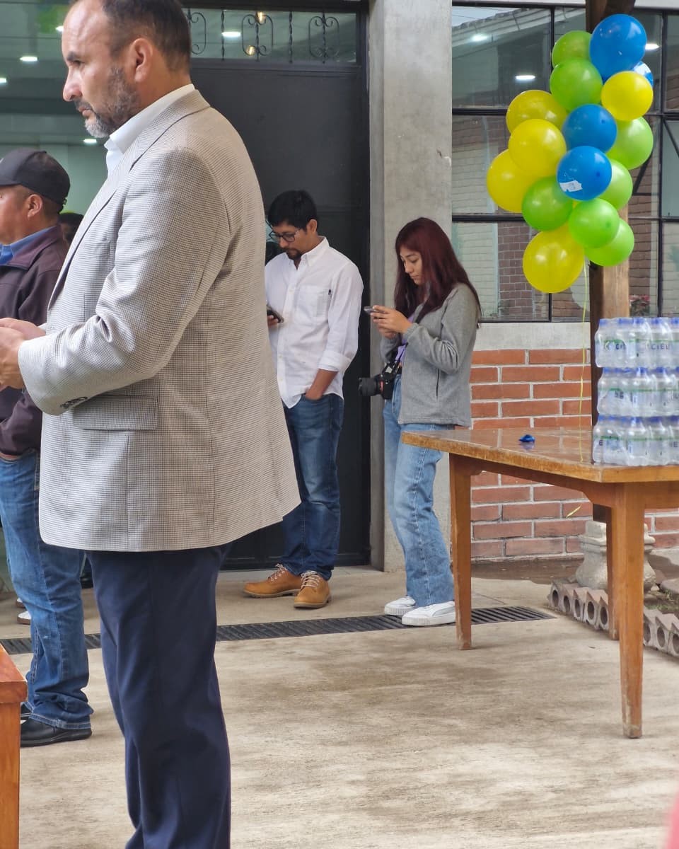 El diputado Román Castellanos durante la asamblea en Quetzaltenango. Foto La Hora: Cortesía